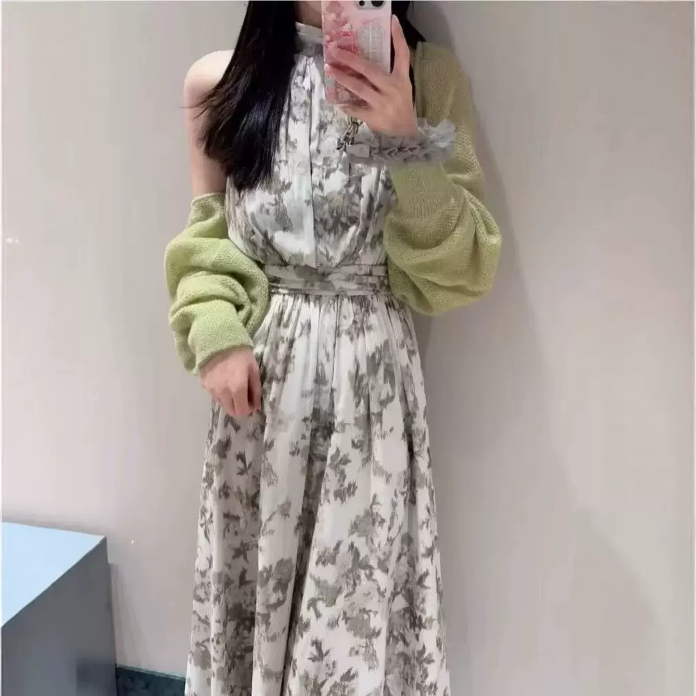 25年新款优雅清新复古无袖挂脖收腰背心连衣裙甜美针织上衣批发