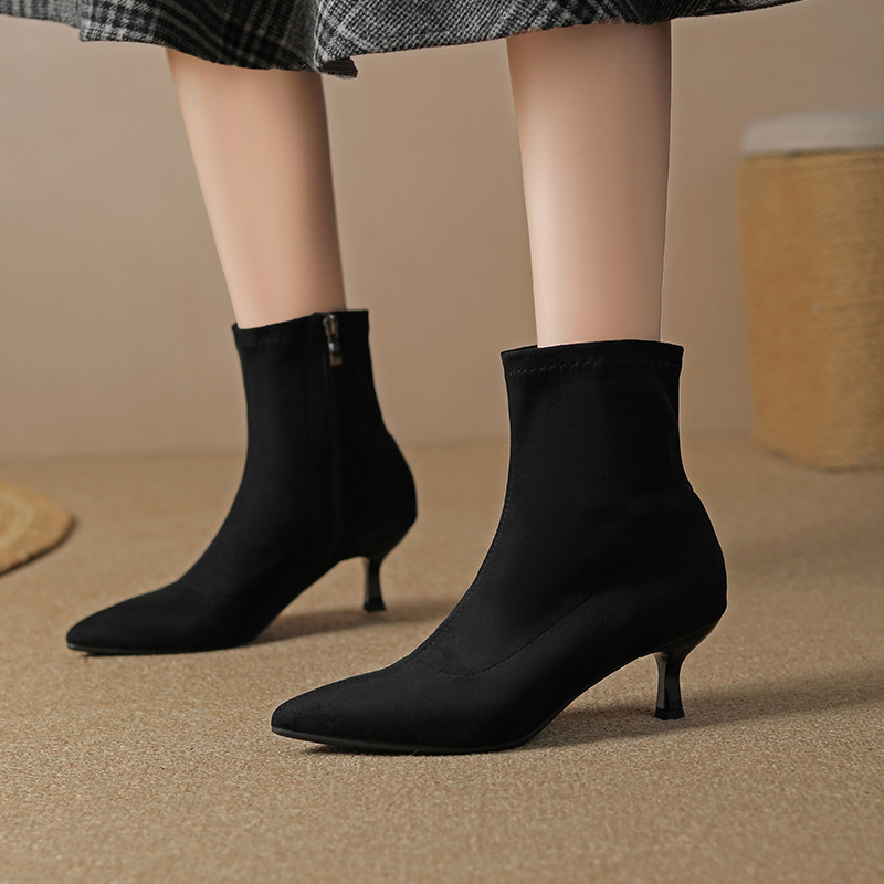 韩版小猫跟短靴女2025秋冬新款通勤尖头细跟弹力绒面不累脚瘦瘦靴