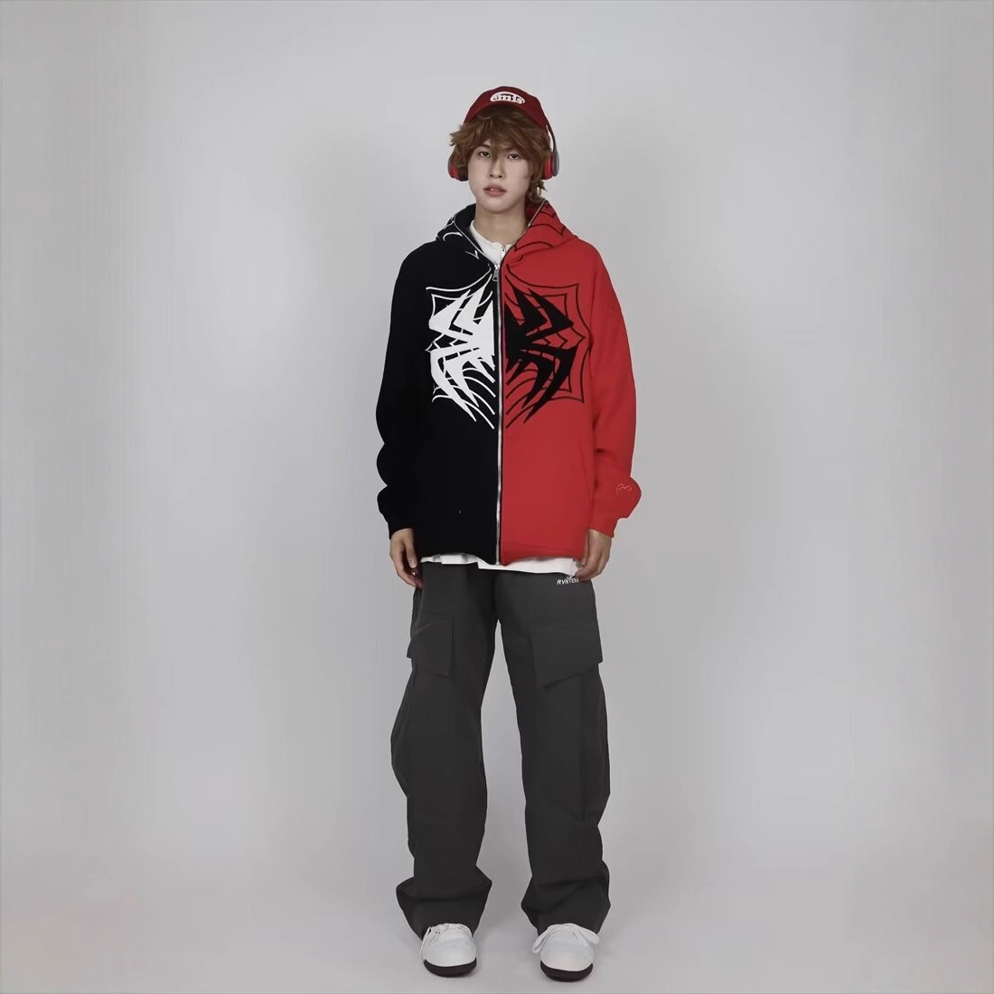 Trendy contrasterend Spider-Man-cartoonvest met rits voor heren en dames, losvallend model._voghion.com