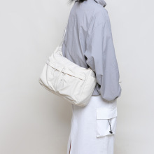 ������б�����Ůͬ����ܛ������b�L�]�����ڴ��p�����ˮ����