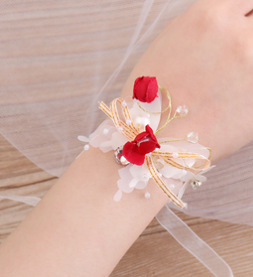 Small red wrist flower