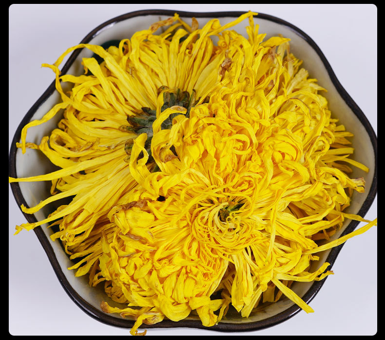Golden Silk Imperial Chrysanthemum (Chrysanthemum morifolium) — Huangshan Dried Flower Tea, 20g Jar preparation
