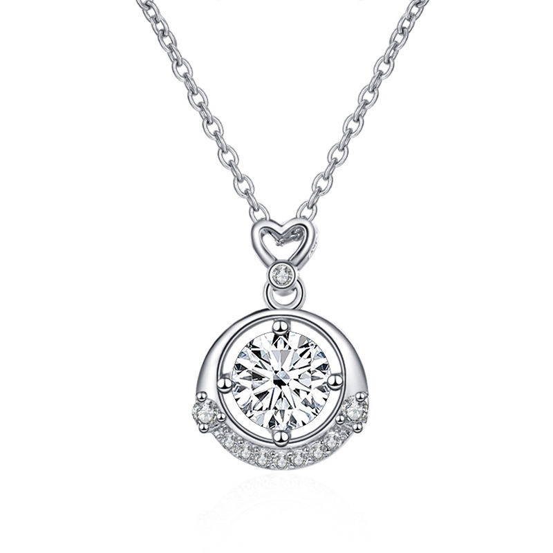 Classic small heart four-claw moissanite crown necklace with cross-border color, female pendant clavicle chain10