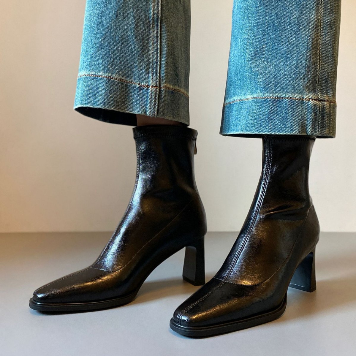 Stivali da pendolarismo eleganti, eleganti, morbidi, con tacco alto, alla caviglia, in pelle di vacchetta, con punta affilata, elasticizzati, autunno_voghion.com