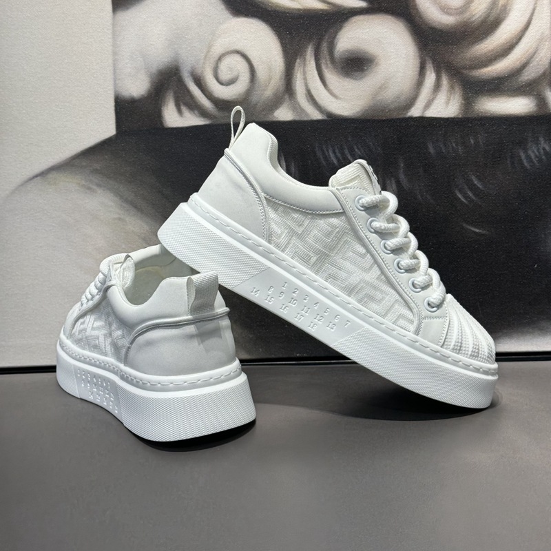 Pánske nové priedušné biele sieťované všestranné športové a voľnočasové topánky s hrubou podrážkou a piškótovou podrážkou na jar/leto 2024_voghion.com