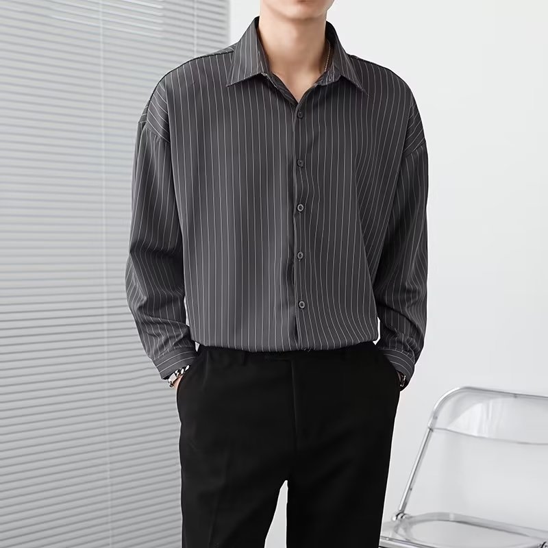 짙은 회색