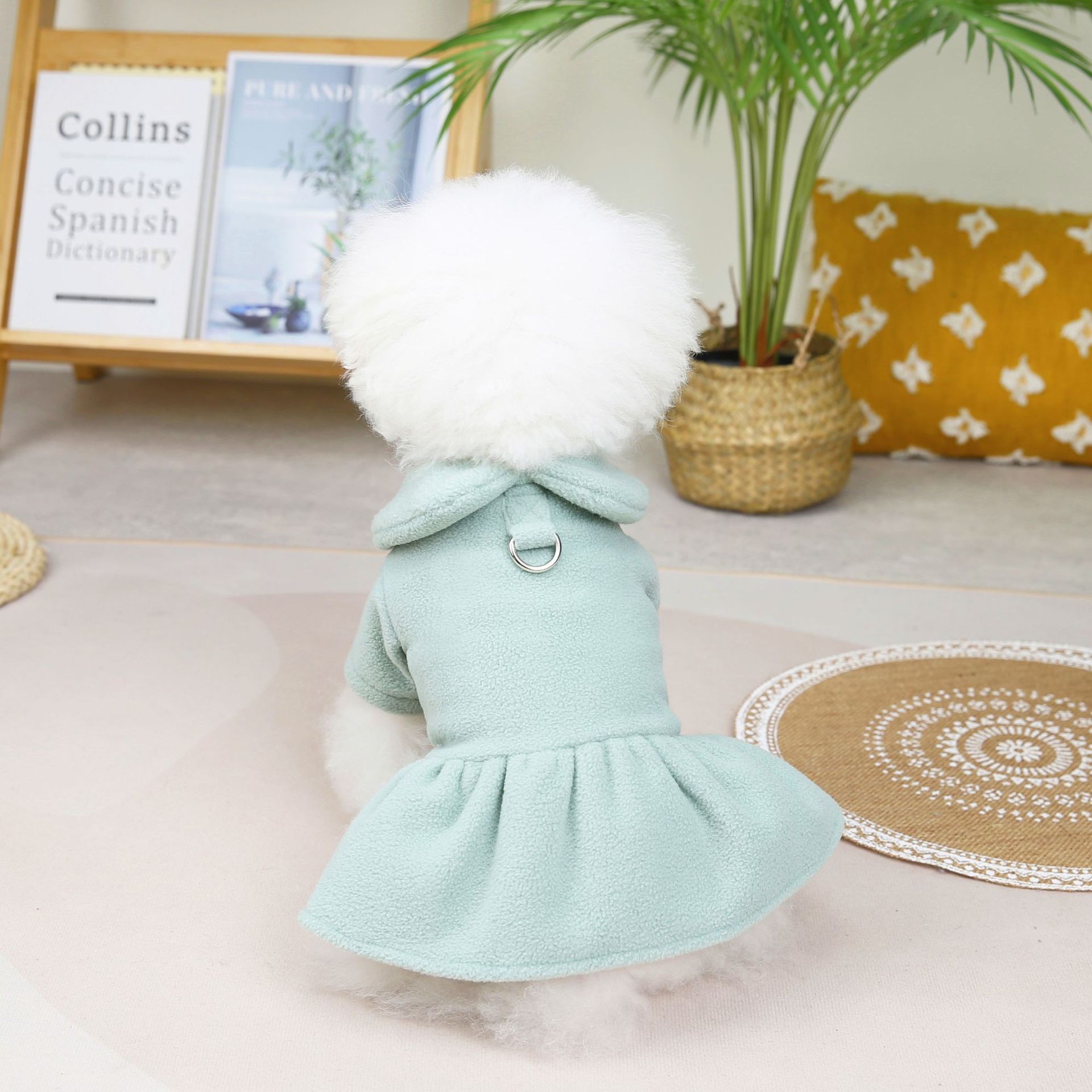 2022纯色香风牵引裙