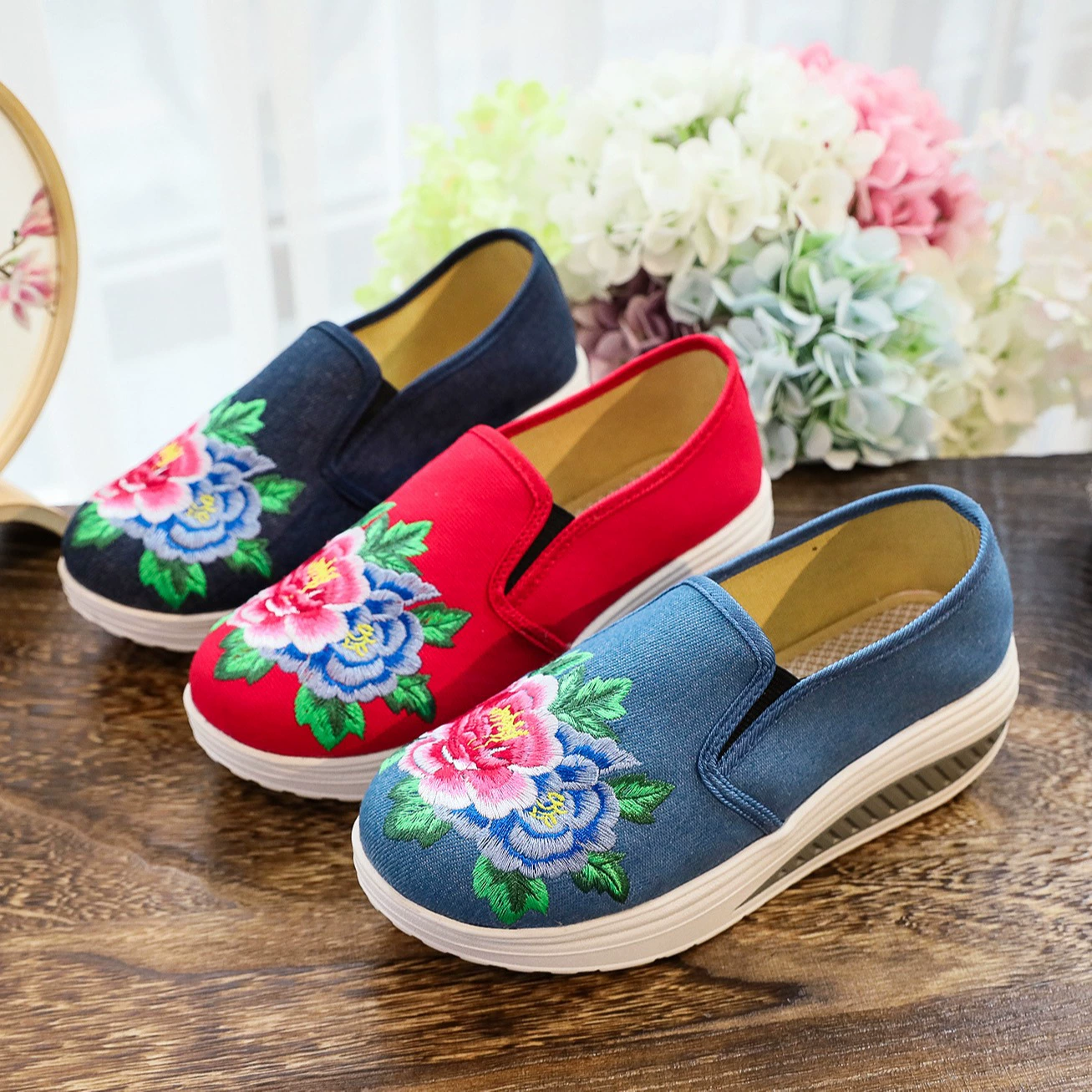 Кроссовки-качалки Повседневная весенне-осенняя Студенческая обувь без шнуровки Тканевая обувь с вышивкой