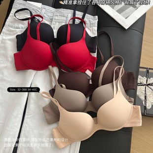 ԭ���ձ��o������һƬʽ2025�¿����͸��۔nС���������m����Ů