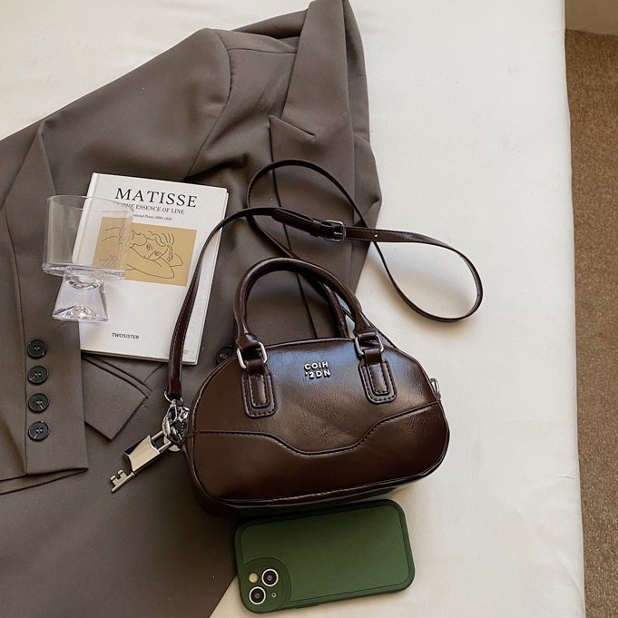 Perseguir la excelencia, un bolso femenino dedicado a las mujeres elegantes