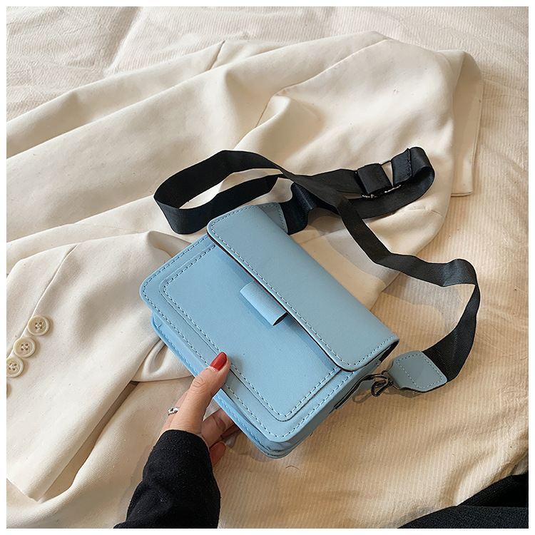 178g Weight Sewing Thread Fashion Element Flip Cover Closure Type Single Shoulder Strap Strap Type Women's Handbag, Square Bag Bags Type Daily, Street, Shopping Occasion PU Material Solid Color Pattern All Seasons Season Women's Gender Streetwear Style Square Shape Small Size New Small Bag Women's Spring New Fashion Wide Shoulder Strap Small Square Bag Retro One-Shoulder Crossbody 19