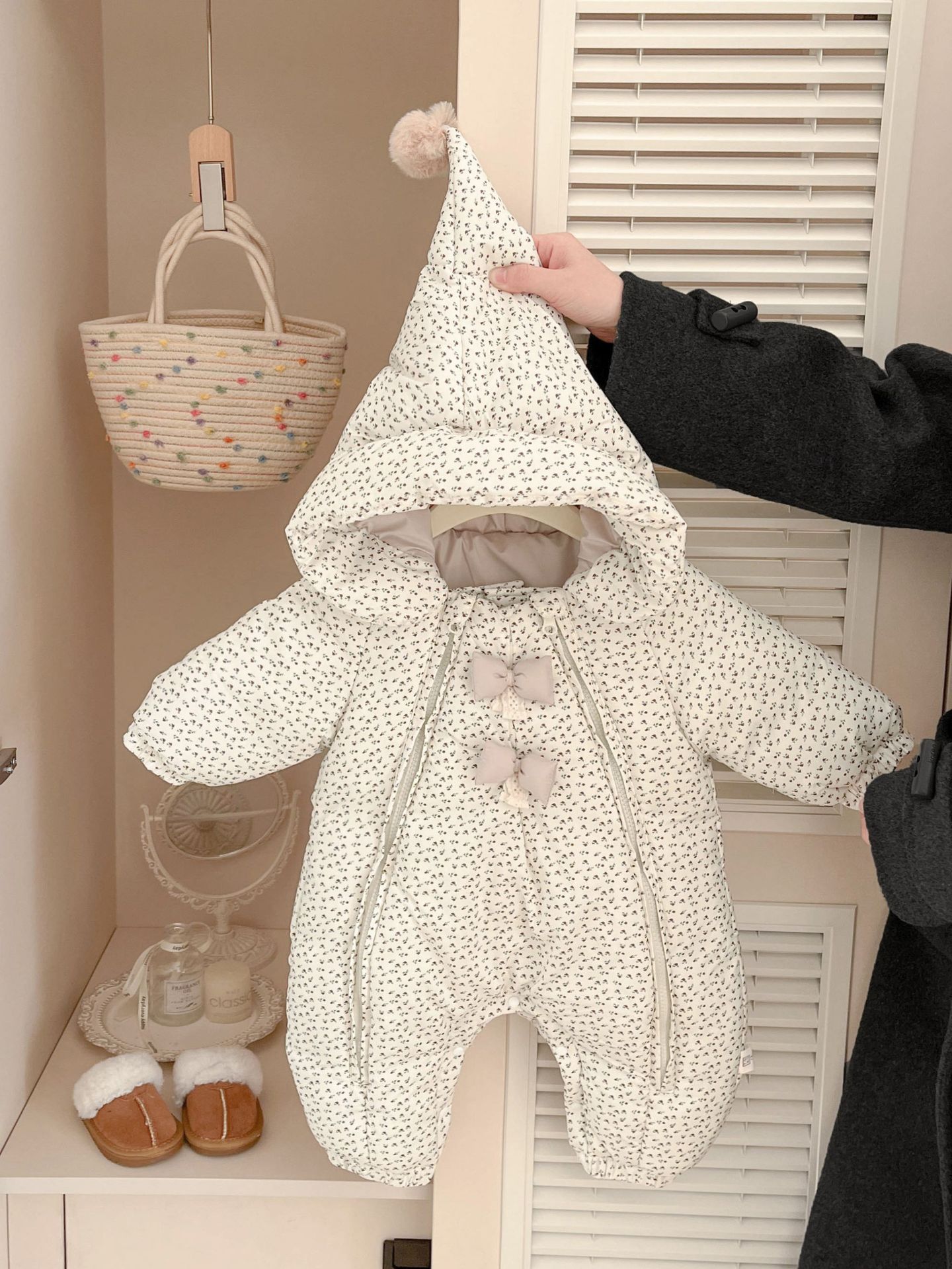 Ropa de bebé recién nacido, algodón intercalado grueso y cálido, camiseta de pluma de algodón, invierno, ropa de salida de flores extranjeras para bebés