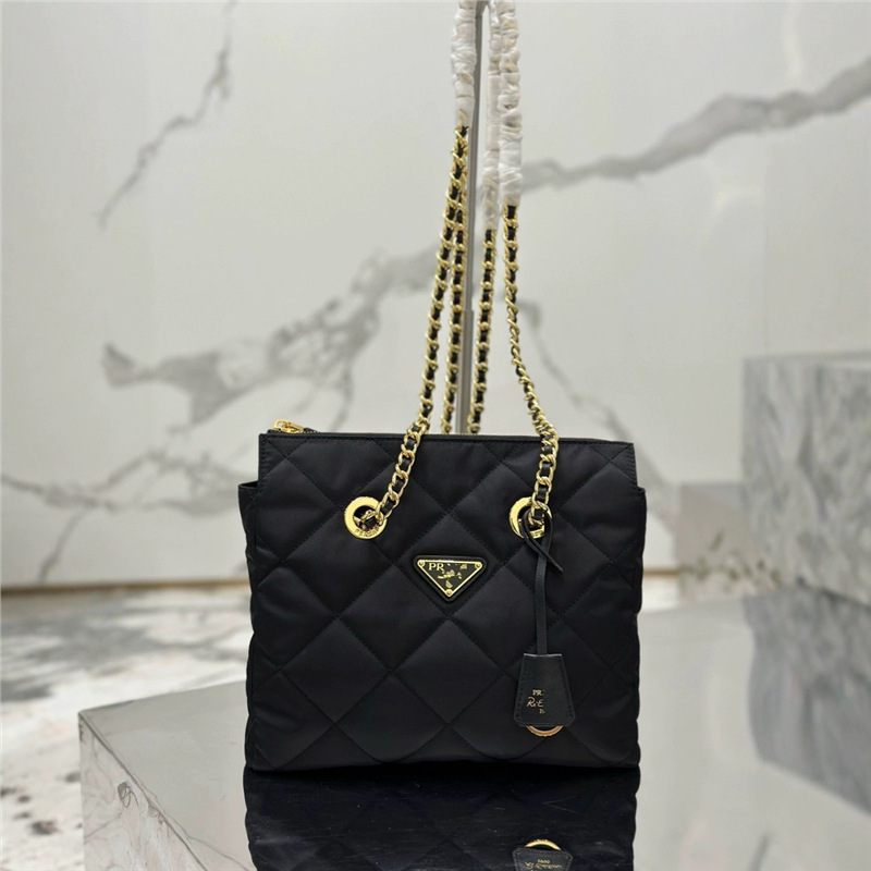 Influencer P's quilted chain shoulder bag, versatile large-capacity nylon tote bag for women 1BG468 Influencer P's quilted chain shoulder bag, versatile large-capacity nylon tote bag for women 1BG468