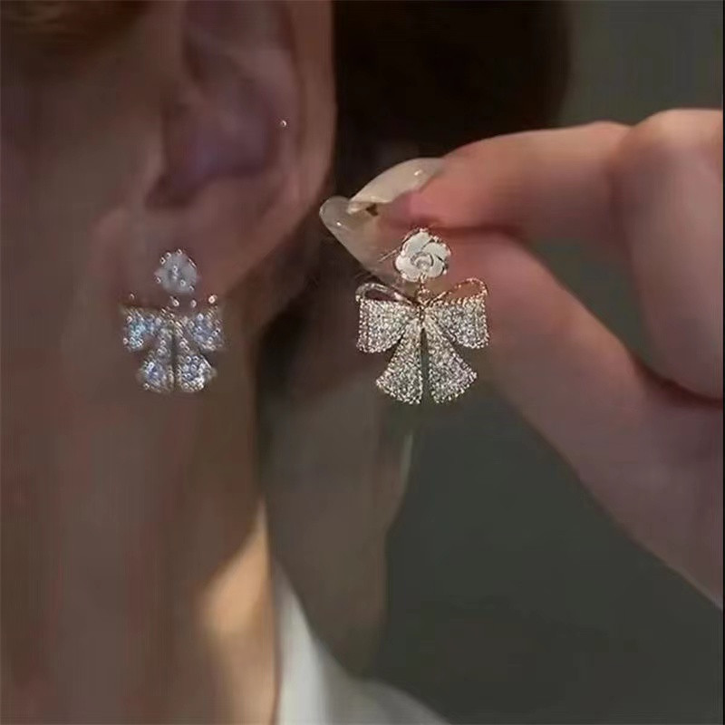 1 Pair Elegant Simple Style Flower Bow Knot Plating Inlay Alloy Artificial Pearls Rhinestones Drop Earrings display picture 6