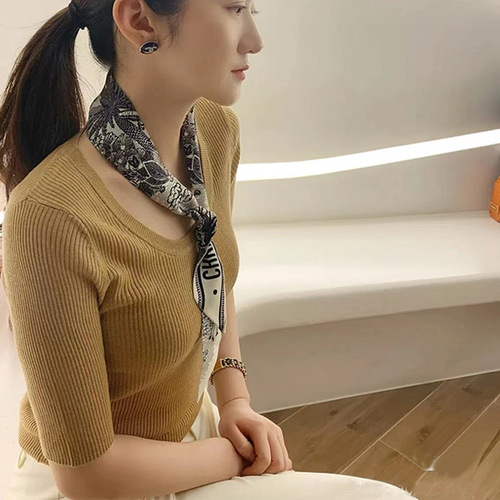 Small silk scarf Korean scarf versatile French hair tie decoration tied around the bag handle strap modification camellia flower