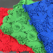 工厂现货水溶牛奶丝绣花面料彩色蕾丝立体刺绣连衣裙服装面料绣花