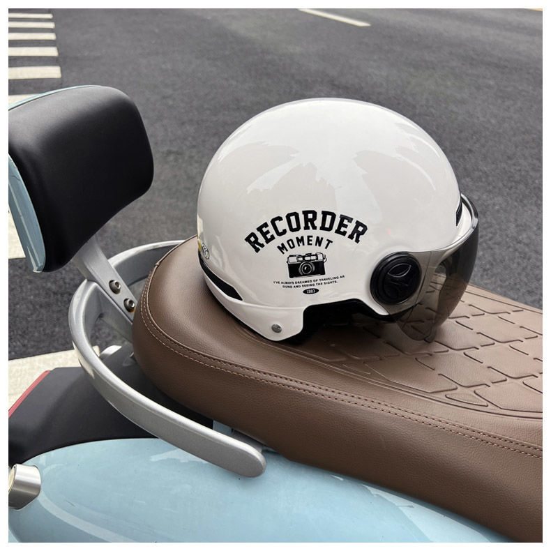 Suitable for electric car helmet certification motorcycle men's and women's helmet half helmet four seasons sun protection couple personality black and white