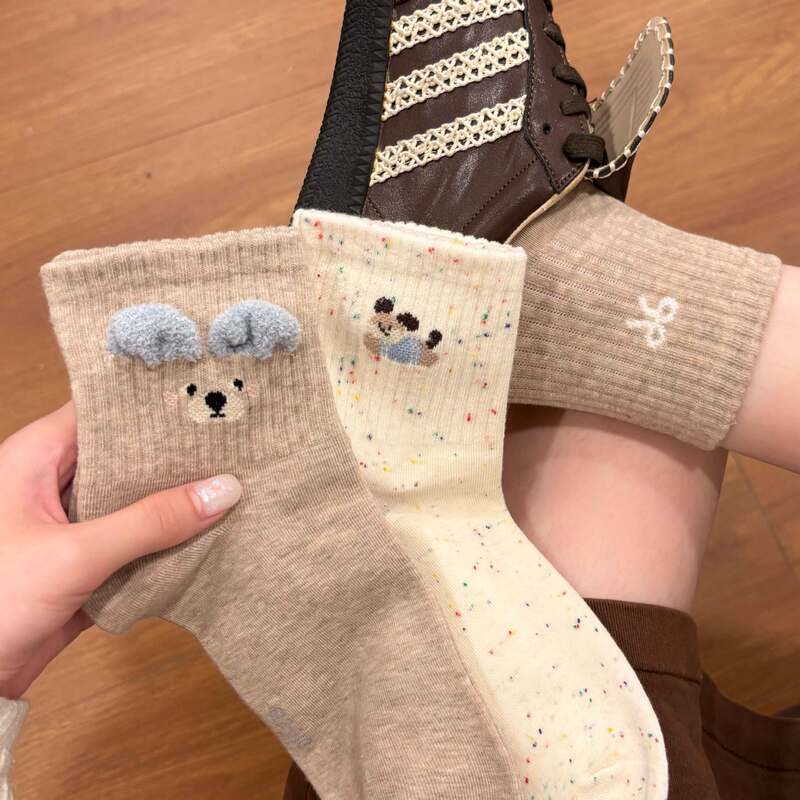 Autumn and winter women's socks, sweat-absorbing and odor-resistant, made with Xinjiang cotton, seamless mid-calf socks, Korean-style, featuring cute bear cartoon designs, wholesale Autumn and winter women's socks, sweat-absorbing and odor-resistant, made with Xinjiang cotton, seamless mid-calf socks, Korean-style, featuring cute bear cartoon designs, wholesale