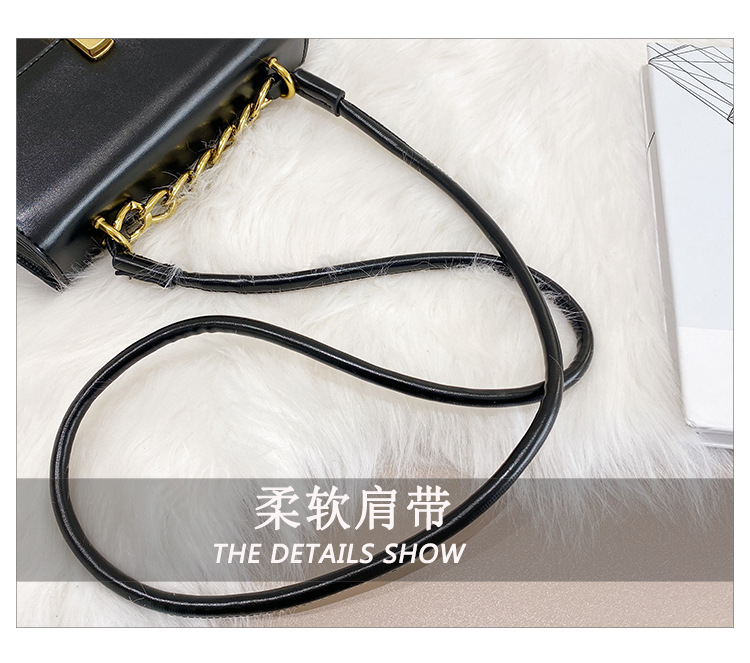 New Wave Korean Fashion Shoulder Square Bag display picture 17