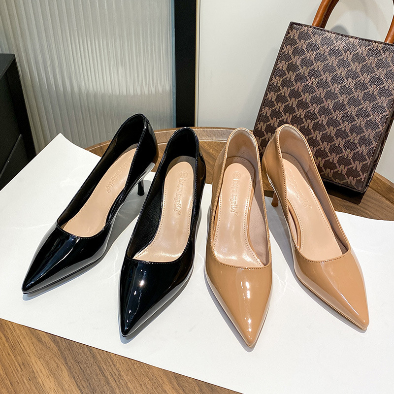 Zapatos de tacón alto para mujeres primavera 2022 nuevo temperamento diosa estilo desnudo tacones afilados no cansados zapatos profesionales