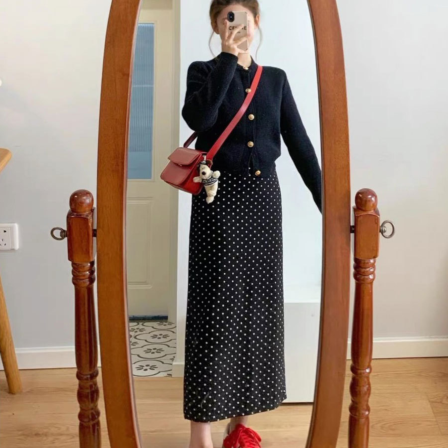Black top + polka dot skirt [wool blend] - extra long length / S [recommended 42.5-48kg ]