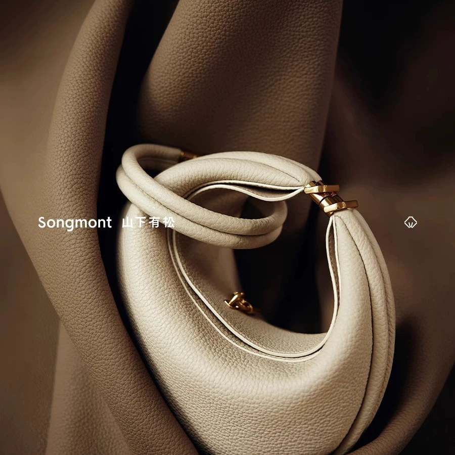 Сончань имеет Crescent Bag Сонгюе, Crescent Bag дизайнера серии Сонюе, Коммьютинг сумка через плечо подмышку, Женская новая стиль
