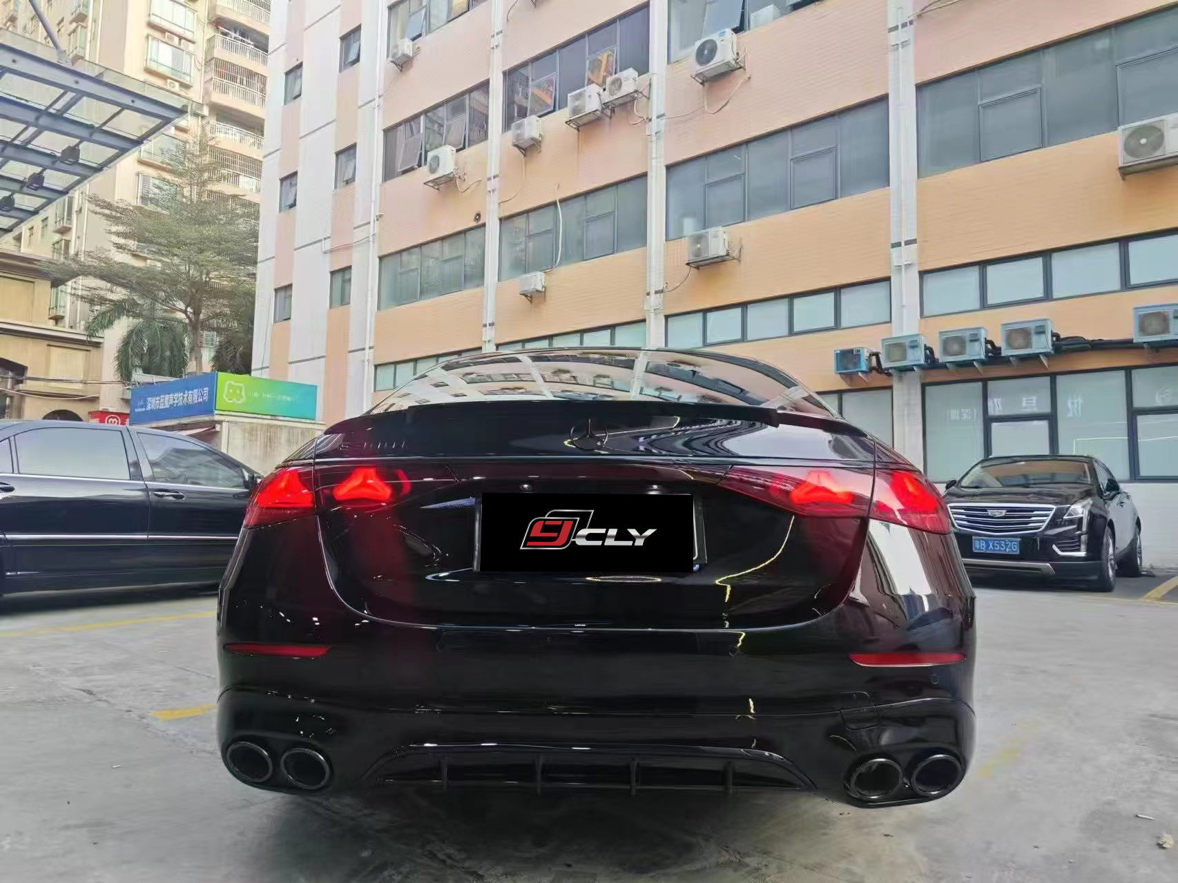 Suitable for 24-25 Mercedes-Benz E-Class Sports Edition E260L E300L W214 Modified E53 Rear Lip Four Tail Pipes