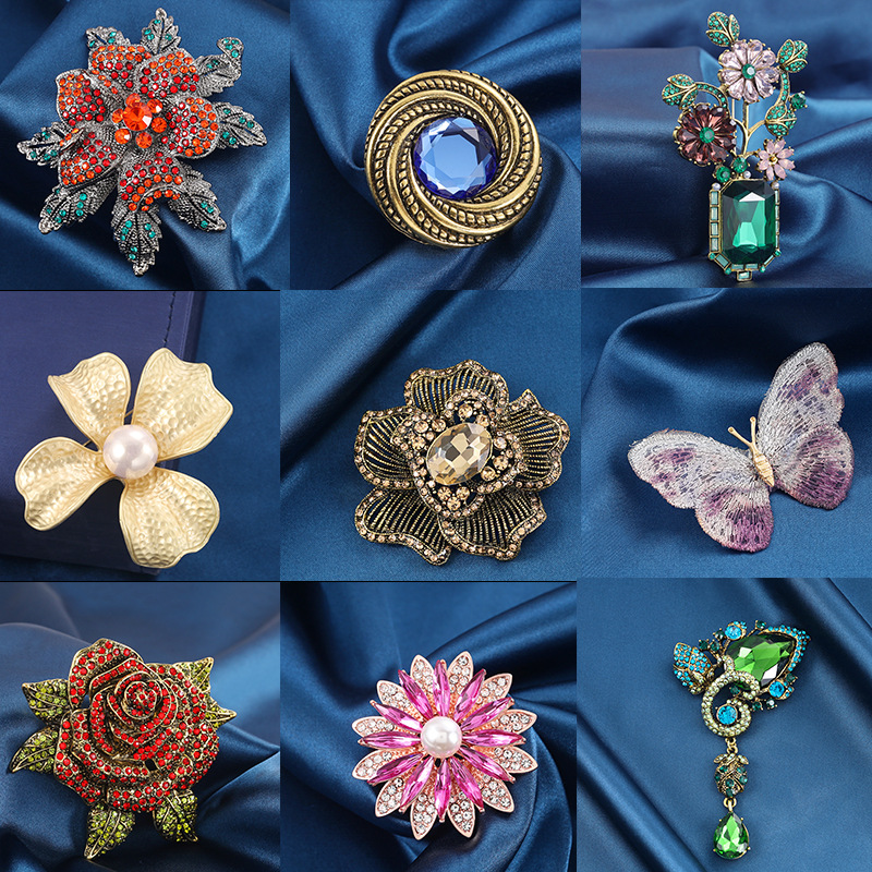 Retro brooch