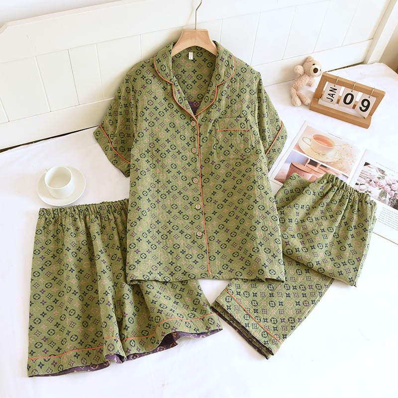 A variety of spring and summer new yarn-dyed cotton jacquard pajamas women's three-piece spring and autumn cotton short sleeve casual suit
