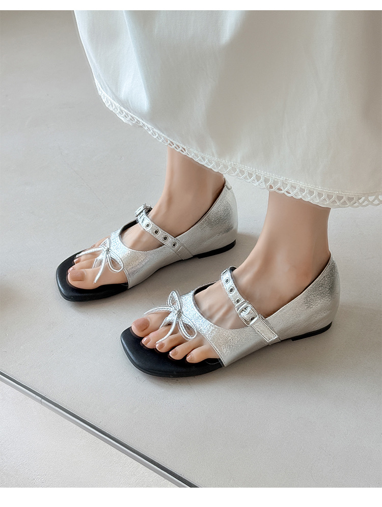 Sandal xỏ ngón đế bệt thiết kế độc đáo nơ bướm quai ngang La Mã — màu đen, màu mơ, bạc chi tiết 10
