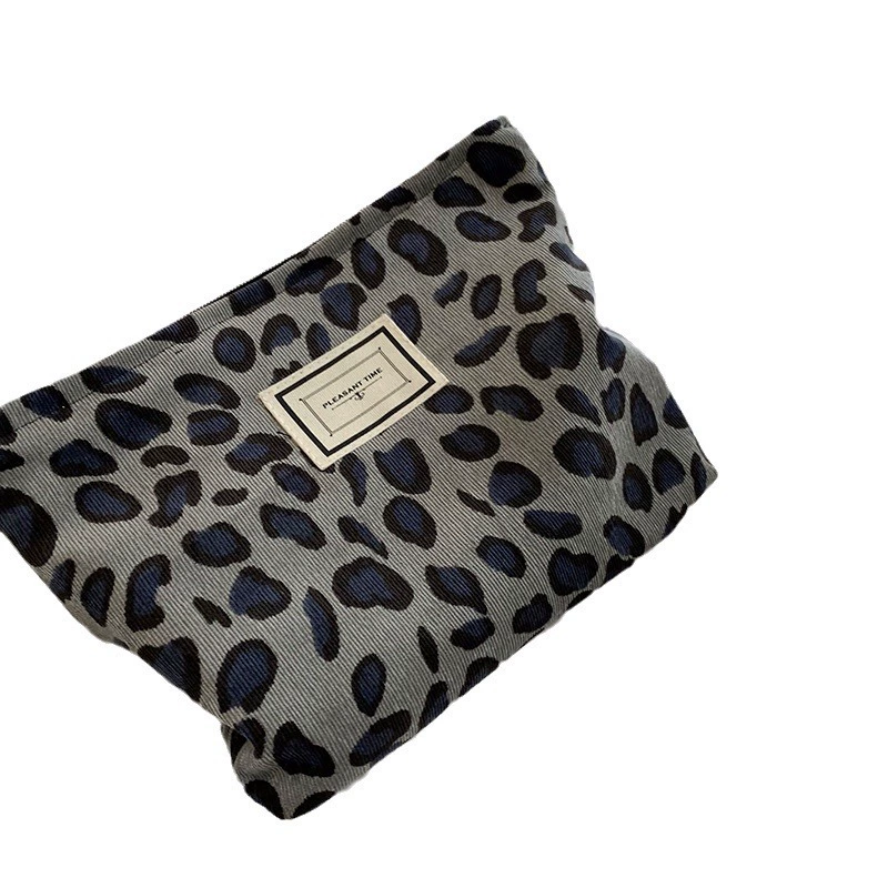 Retro Cosmetic Bag Handheld Clutch, Patterned Makeup Pouch, Lightweight 80 g