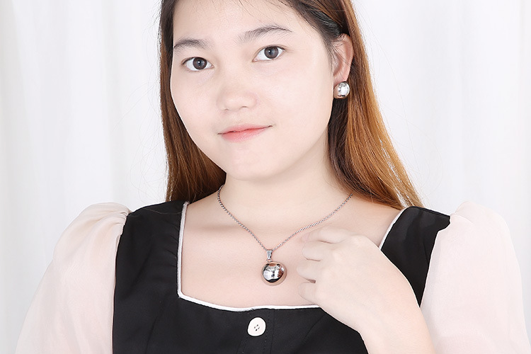 In Stock Wholesale European and American Simple Trendy Stainless Ornament round Beads Necklace and E