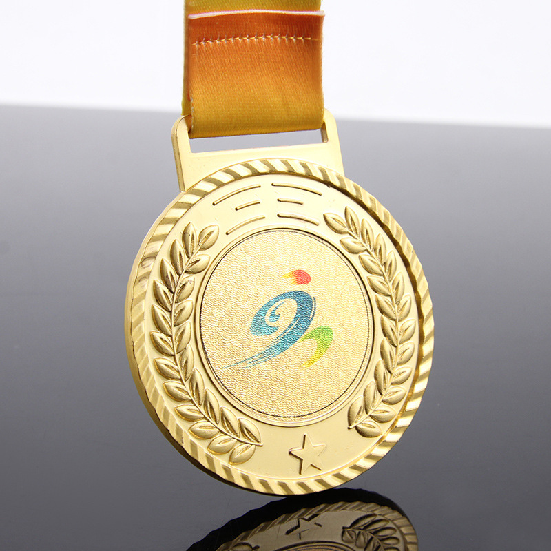 Medallas metálicas personalizadas para eventos deportivos generales, escuelas, jardines de infancia, maratones, competiciones de baloncesto, en oro, plata y bronce, y placas conmemorativas.