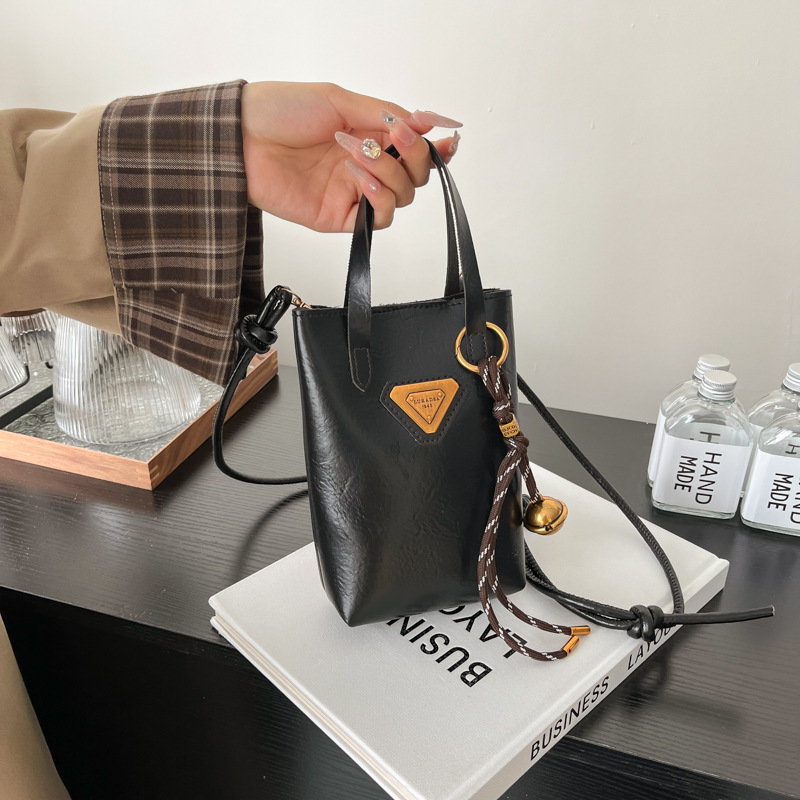 New stylish crossbody bag, versatile shoulder bag, simple and elegant handbag for women New stylish crossbody bag, versatile shoulder bag, simple and elegant handbag for women