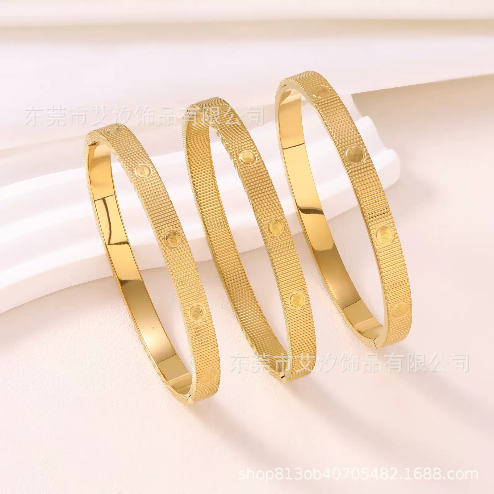 新款卡加条纹手镯18K金一字手镯不锈钢防水不掉色男女同款LOVE批