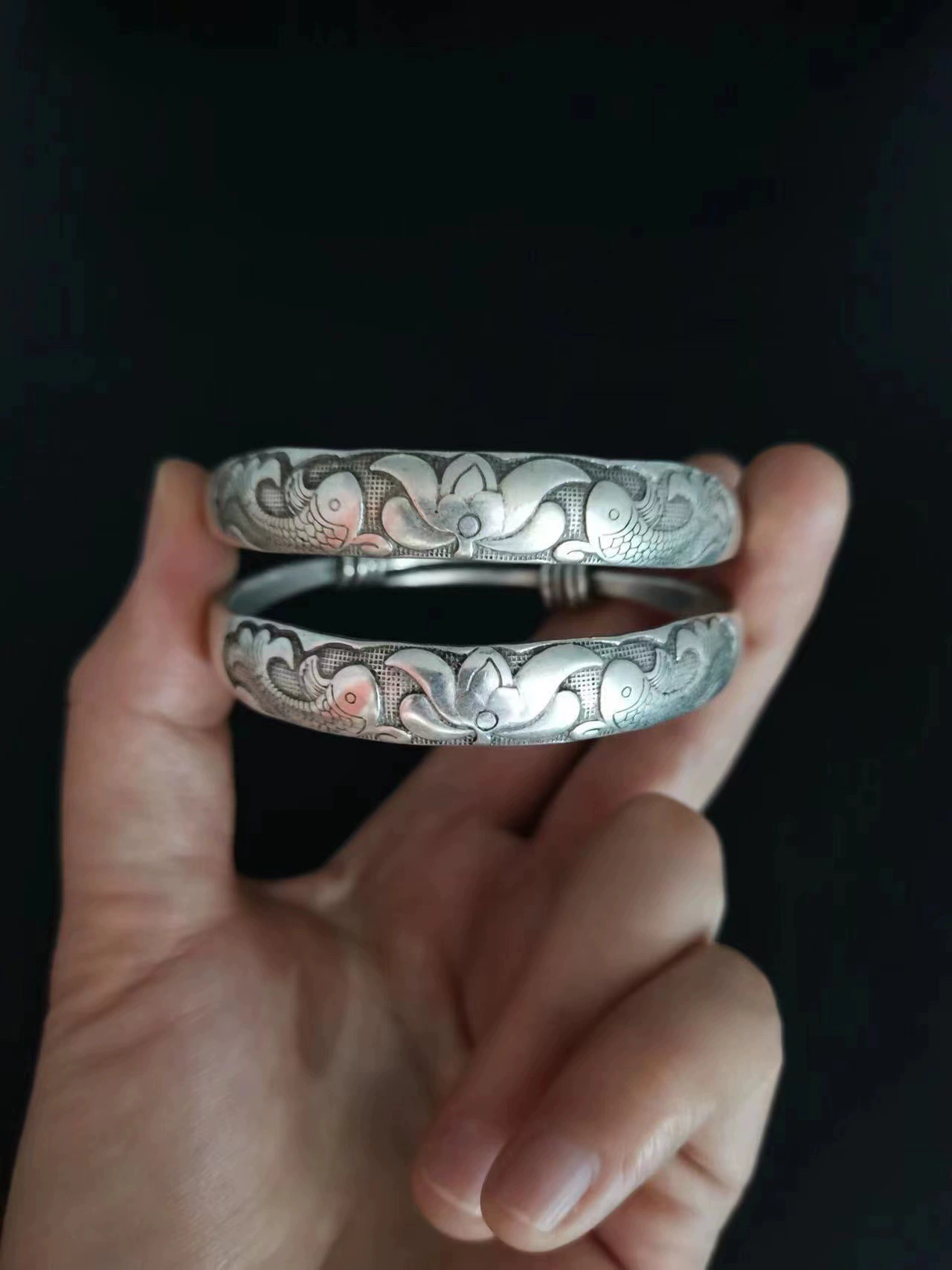 Retro ethnic silver bracelet, vintage Miao/Tibetan style, handcrafted motifs, 40 g