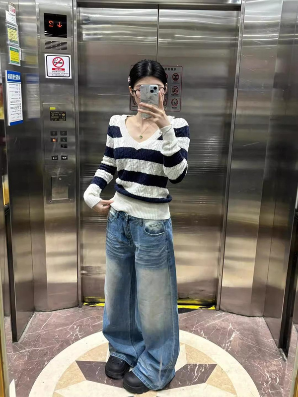 韩系慵懒撞色条纹V领毛衣女秋冬2025新款软糯内搭打底针织衫上衣|undefined