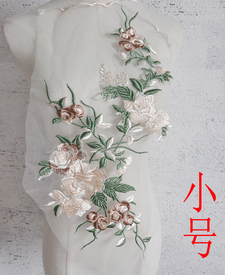 Hecho a mano pegatinas de encaje DIY color cheongsam vestido de noche accesorios flores rosa flores verdes bordadas parches de rosa image 3