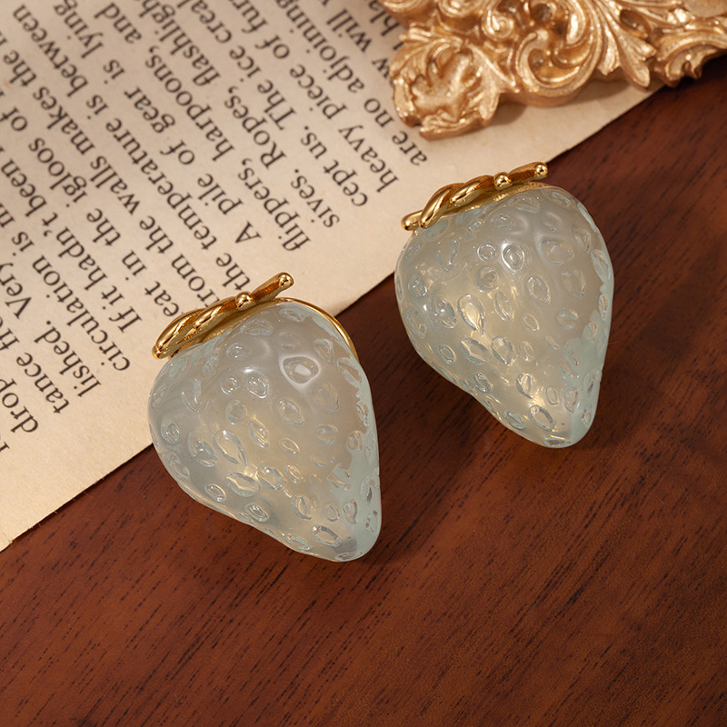 Stone-Free Inlay Material 1 Pair Cute Streetwear Strawberry Resin Ear Studs