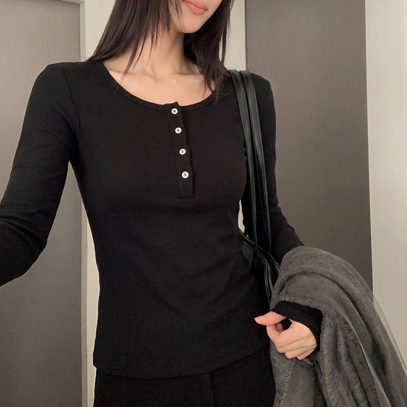 YOUYE, 2026 Autumn Collection: New Korean-style long-sleeved T-shirt for women, featuring a Henley collar and a regular shoulder design