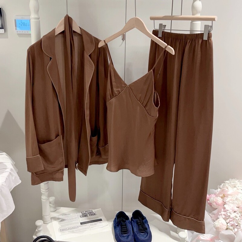 Three-piece women's pajama set, European and American style, autumn and winter, French V-neck, sexy camisole, long-sleeved, with chest pads, home wear set Three-piece women's pajama set, European and American style, autumn and winter, French V-neck, sexy camisole, long-sleeved, with chest pads, home wear set