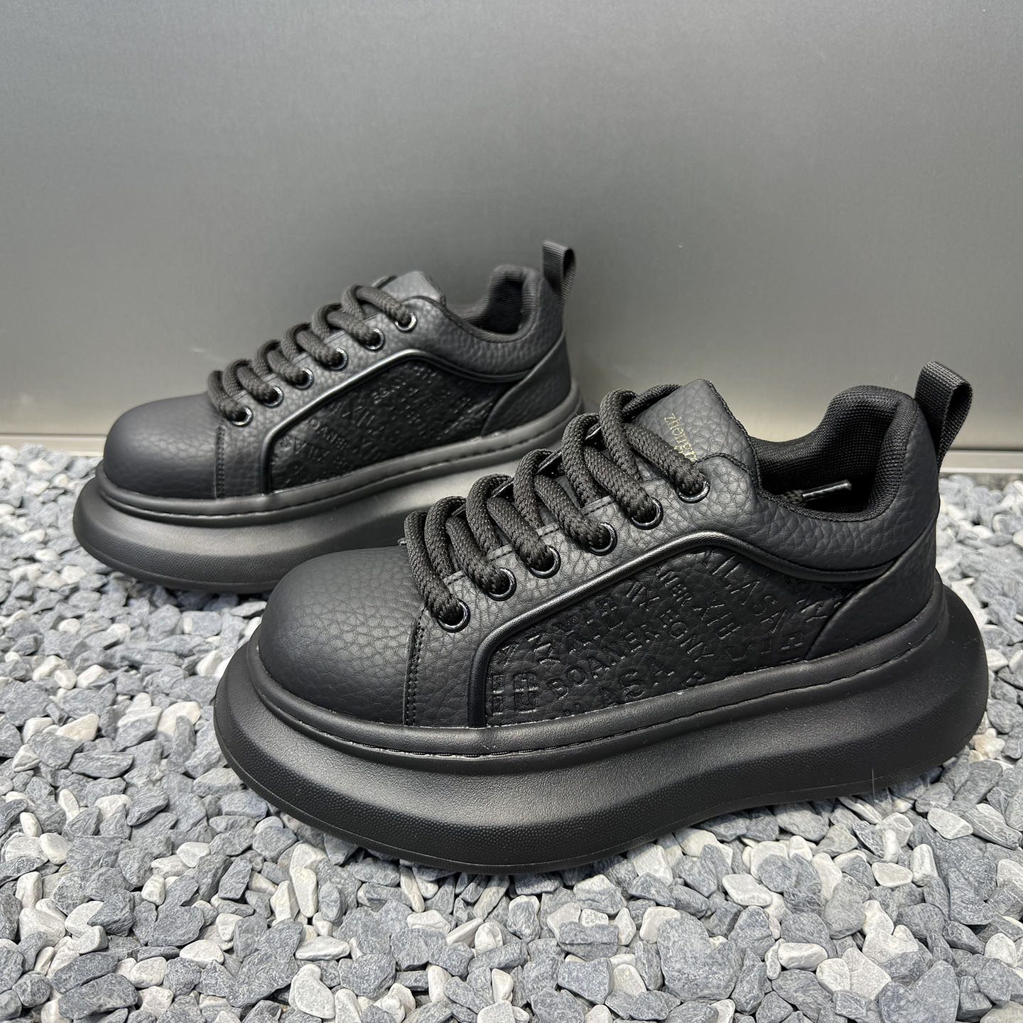 潮牌男鞋2025秋季新款时尚百搭厚底小白鞋青少年透气休闲鞋子