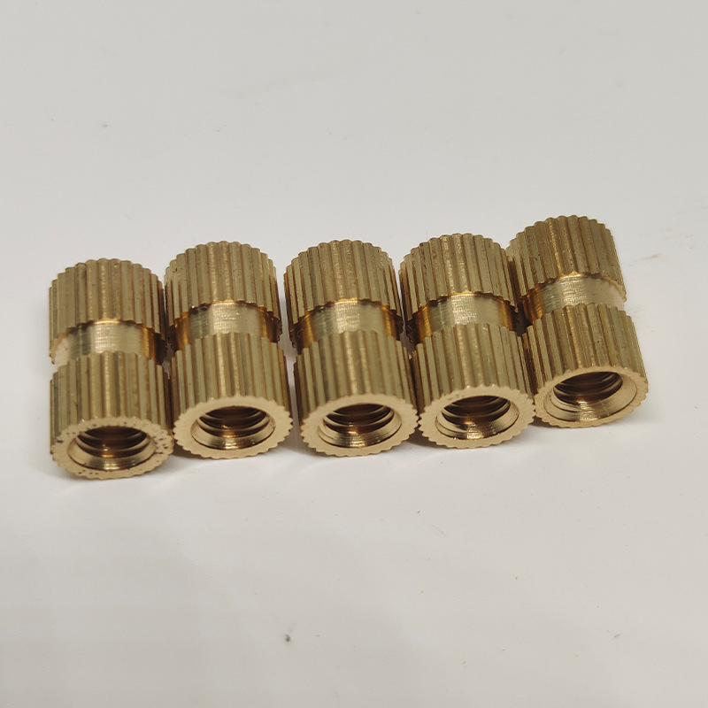 ハードウェア非標準カスタム銅ナットインサートスルーホール射出成形ローレット高精度プレインサート銅 M3M4M ソース工場|undefined