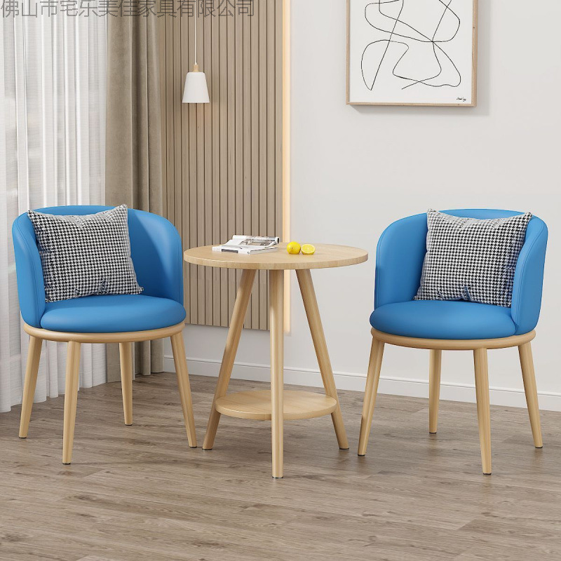 Mesa y silla de ocio balcón sala de estar de lujo ligera mesa y silla combinación de hotel de alojamiento residencial negociación en línea mesa y silla set de tres piezas