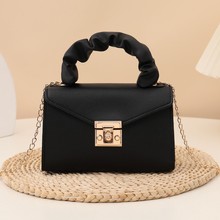 包包女2025新款皮手腕云朵锁扣小方包small bag链条休闲手机包