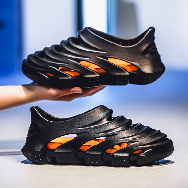 Zapatos con agujeros EVA para hombres verano nuevo estilo sandalias y zapatillas de playa zapatos de vadeo casuales antideslizantes sandalias de jardín transpirables