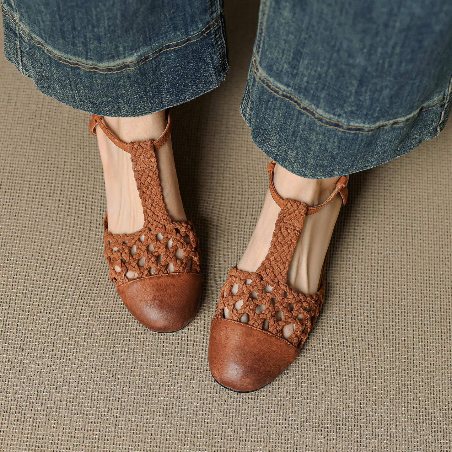 Sandal nữ quai ngang gót thô 5 cm, dây đan kiểu La Mã — màu nâu