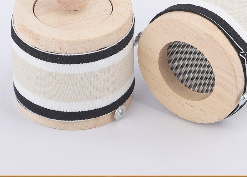 Wooden Moxibustion Box Portable Smokeless Ai Jiu Warmer for Home Body and Abdominal Use with Moxa Sticks in use