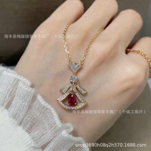 ����Сȹ���18kõ�����Ů�p�ݚ��|�t��ʯ�����i������Ӷ��h.