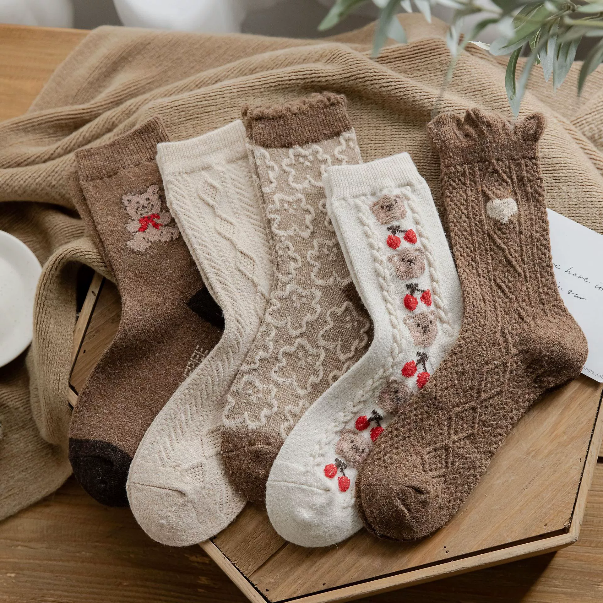 Woolen retro knee socks with bears - soft, cozy, fashionable; in Red, Biscuit, White Love, Cherry, Beige